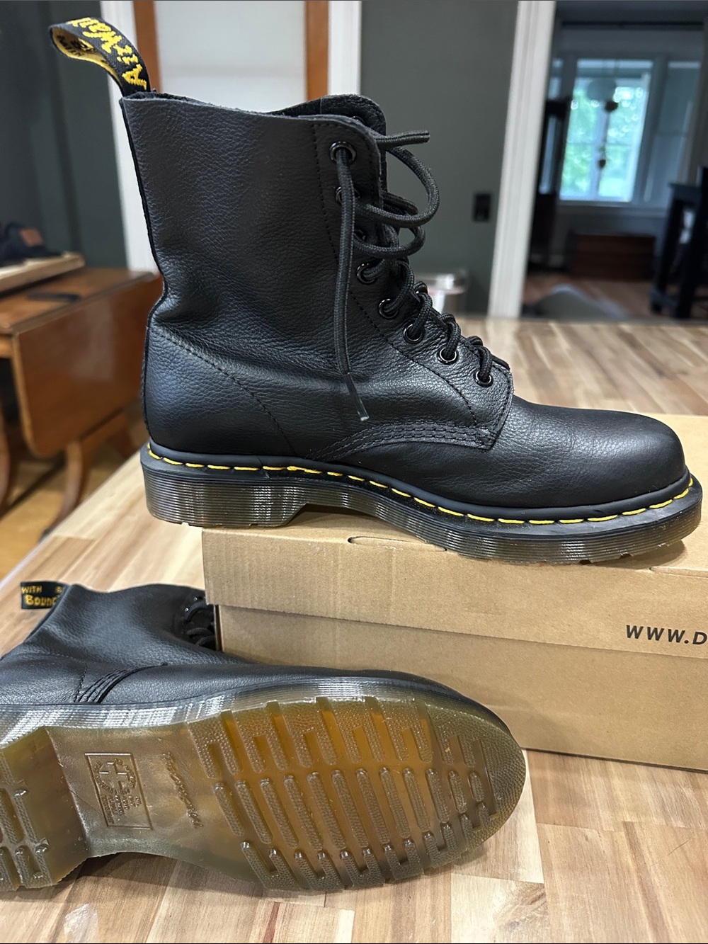 Dr. Martens 1460 Pascal Black Lace-Up Women's Boots Size 9, never worn